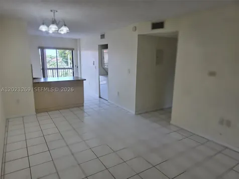 5560 W 21st Court Hialeah FL 33016
