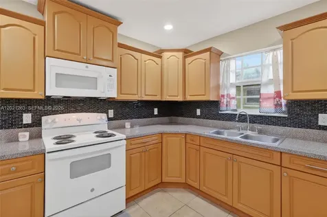 2620 NW 15th Street Fort Lauderdale FL 33311