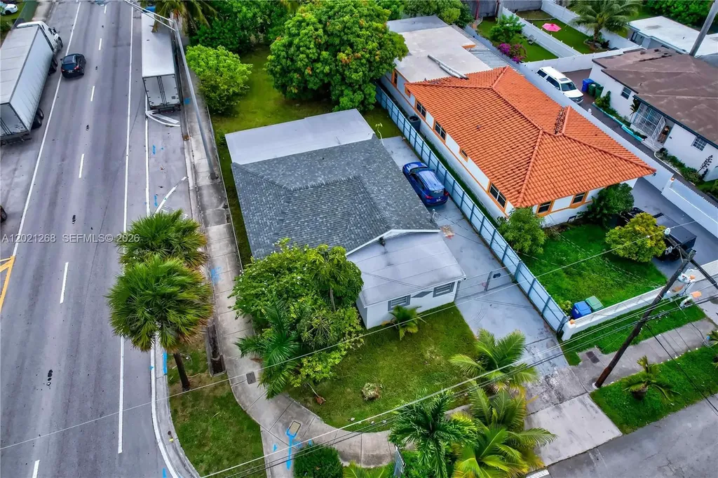 8224 NW 1st Place Miami FL 33150