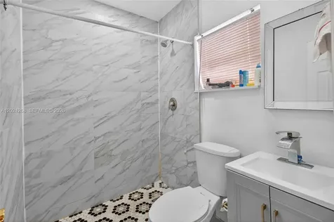 8224 NW 1st Place Miami FL 33150