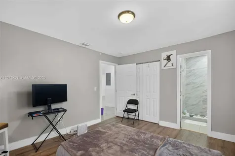 8224 NW 1st Place Miami FL 33150