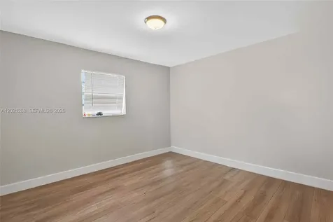 8224 NW 1st Place Miami FL 33150