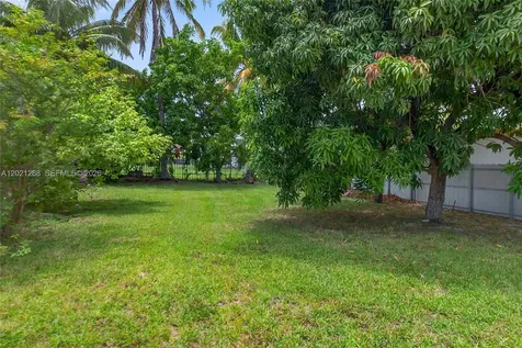 8224 NW 1st Place Miami FL 33150