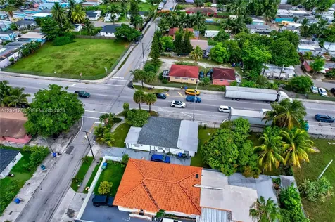 8224 NW 1st Place Miami FL 33150