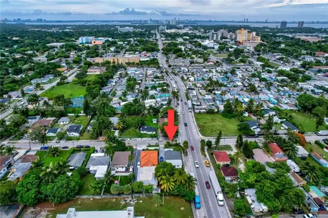8224 NW 1st Place Miami FL 33150