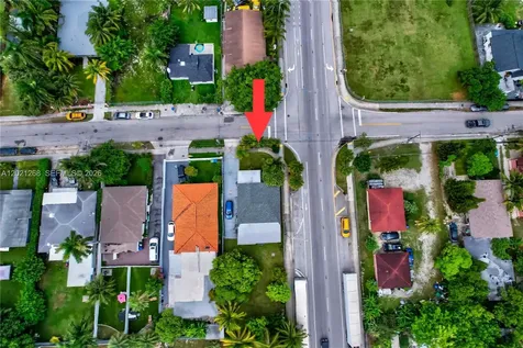 8224 NW 1st Place Miami FL 33150