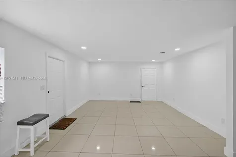 8224 NW 1st Place Miami FL 33150