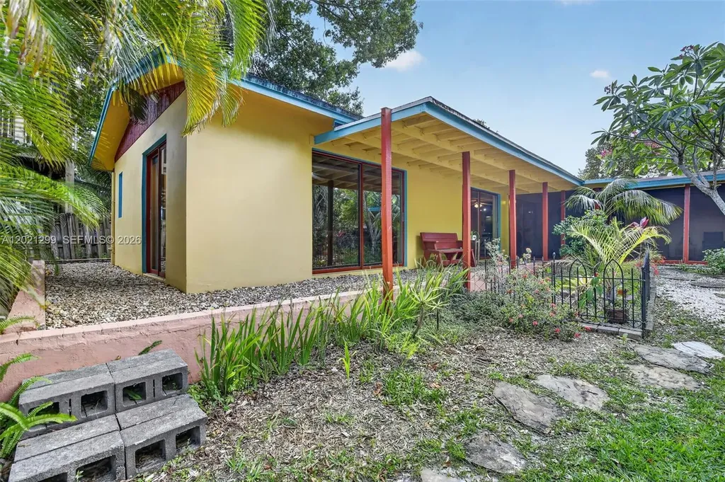 2048 SW 28th Terrace Fort Lauderdale FL 33312