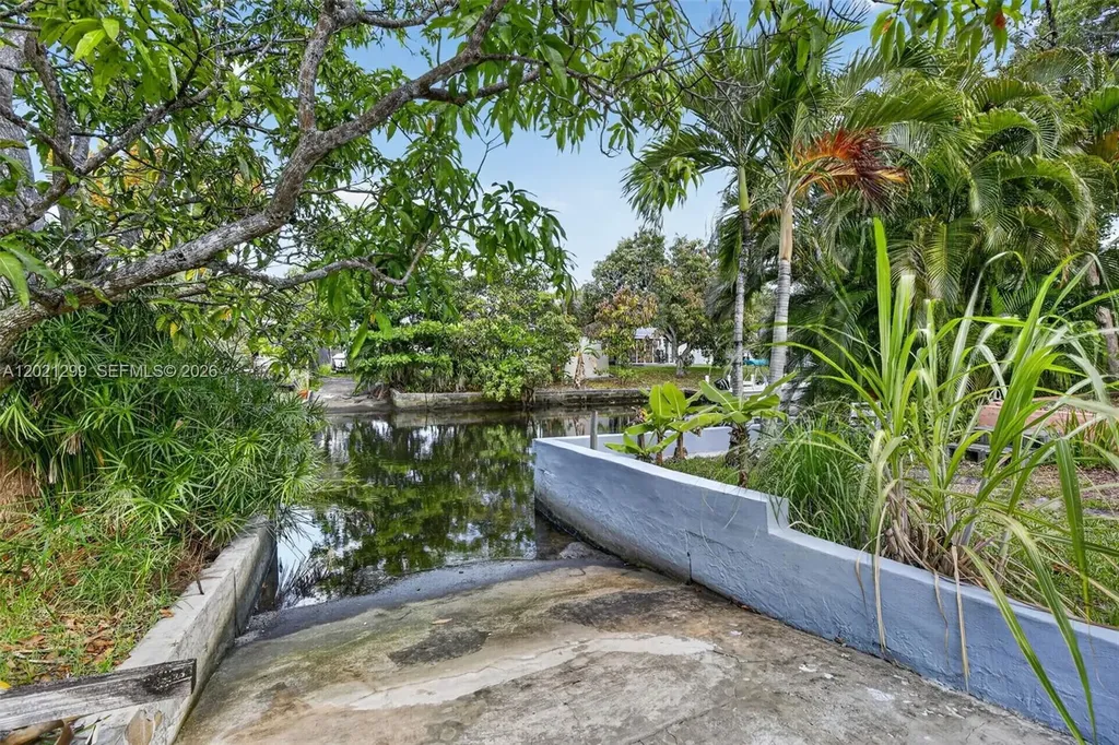2048 SW 28th Terrace Fort Lauderdale FL 33312