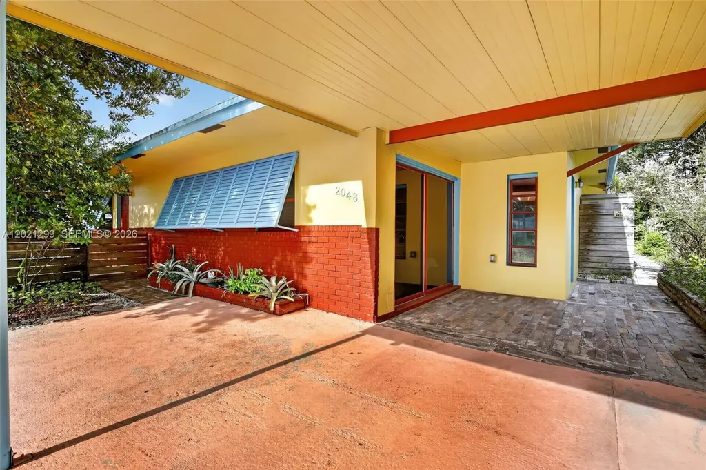 2048 SW 28th Terrace Fort Lauderdale FL 33312