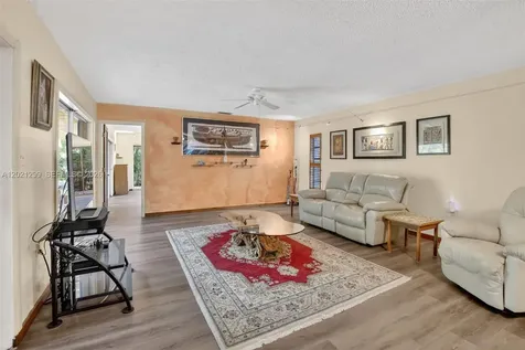 2048 SW 28th Terrace Fort Lauderdale FL 33312