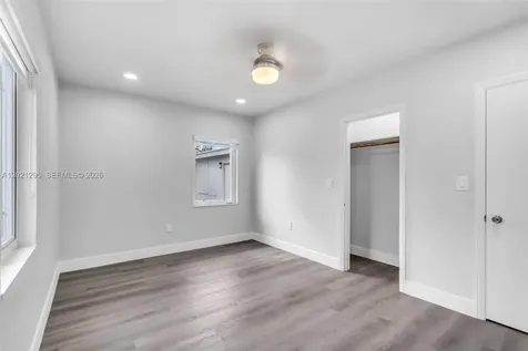 648 South Drive Miami Springs FL 33166