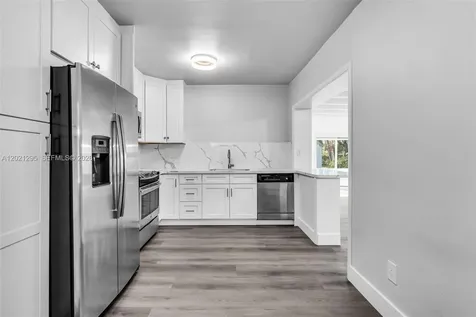 648 South Drive Miami Springs FL 33166