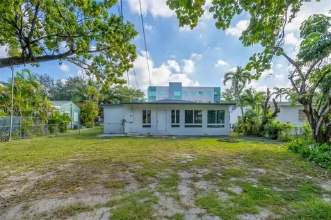 648 South Drive Miami Springs FL 33166