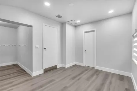 648 South Drive Miami Springs FL 33166