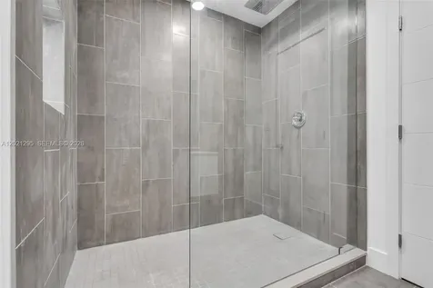 648 South Drive Miami Springs FL 33166