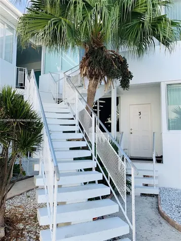 1840 S Treasure Drive North Bay Village FL 33141