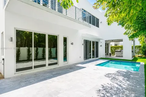 10267 NW 75th Terrace Doral FL 33178