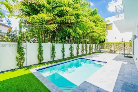 10267 NW 75th Terrace Doral FL 33178