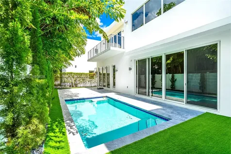10267 NW 75th Terrace Doral FL 33178