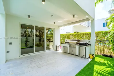 10267 NW 75th Terrace Doral FL 33178