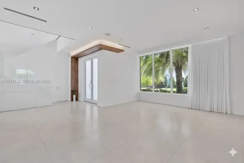 10267 NW 75th Terrace Doral FL 33178