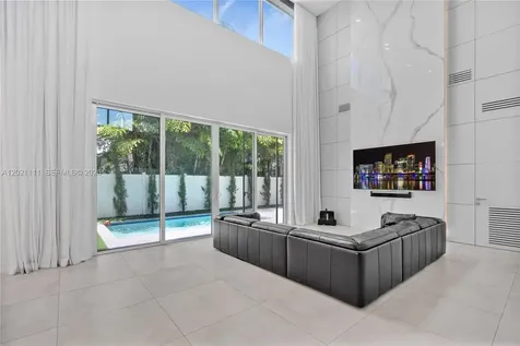 10267 NW 75th Terrace Doral FL 33178