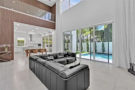 10267 NW 75th Terrace Doral FL 33178