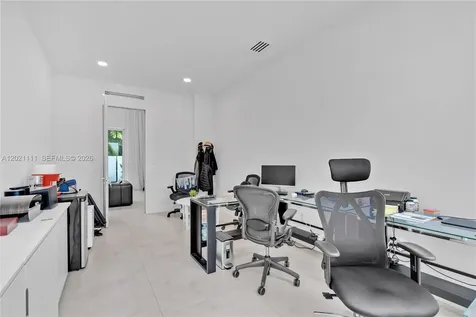 10267 NW 75th Terrace Doral FL 33178