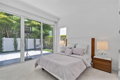 10267 NW 75th Terrace Doral FL 33178