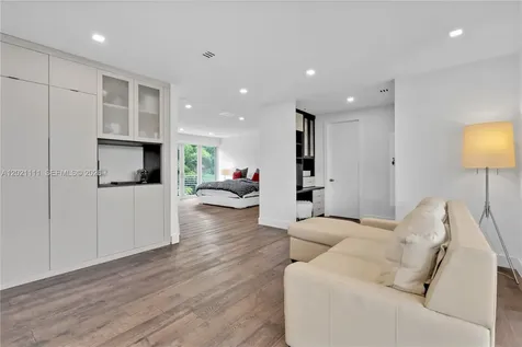 10267 NW 75th Terrace Doral FL 33178