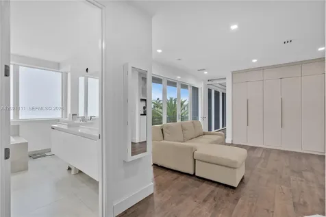 10267 NW 75th Terrace Doral FL 33178
