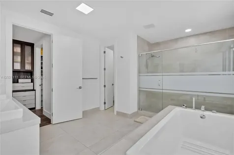 10267 NW 75th Terrace Doral FL 33178