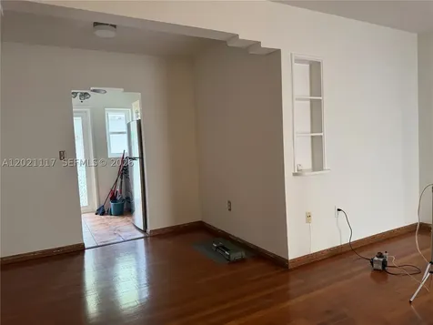500 77th Street Miami Beach FL 33141