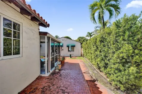 2024 Alton Road Miami Beach FL 33140