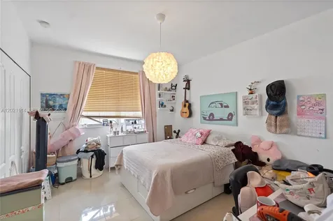 8968 NW 180th Terrace Hialeah FL 33018
