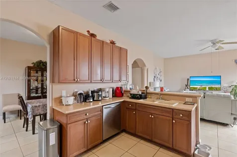 8968 NW 180th Terrace Hialeah FL 33018