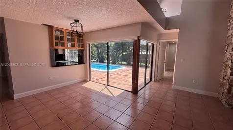 13520 SW 108th St Circle N Miami FL 33186