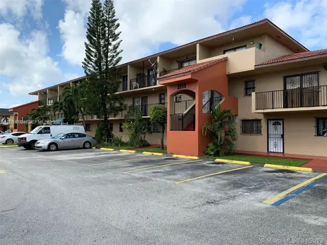 2313 W 60th Street Hialeah FL 33016