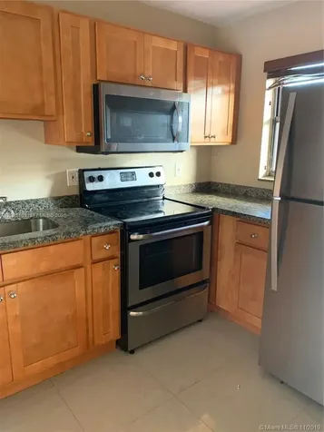2313 W 60th Street Hialeah FL 33016