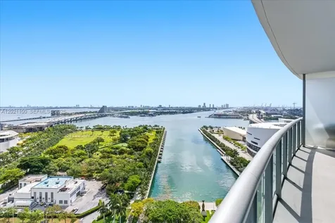 888 Biscayne Boulevard Miami FL 33132