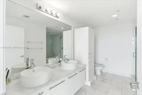 888 Biscayne Boulevard Miami FL 33132