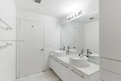 888 Biscayne Boulevard Miami FL 33132
