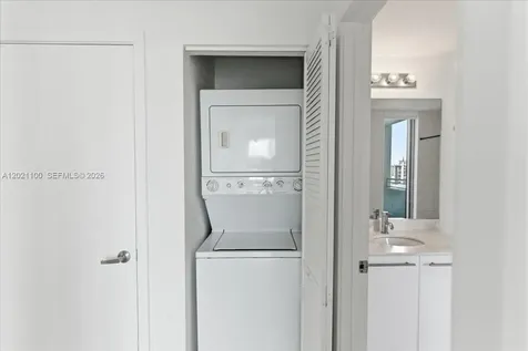 888 Biscayne Boulevard Miami FL 33132