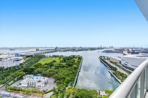 888 Biscayne Boulevard Miami FL 33132