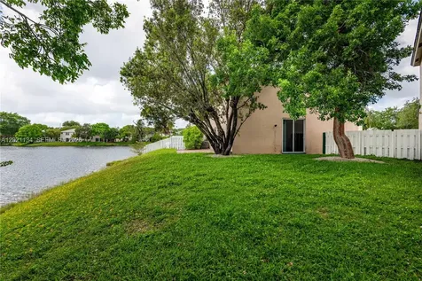 850 NW 98th Avenue Plantation FL 33324
