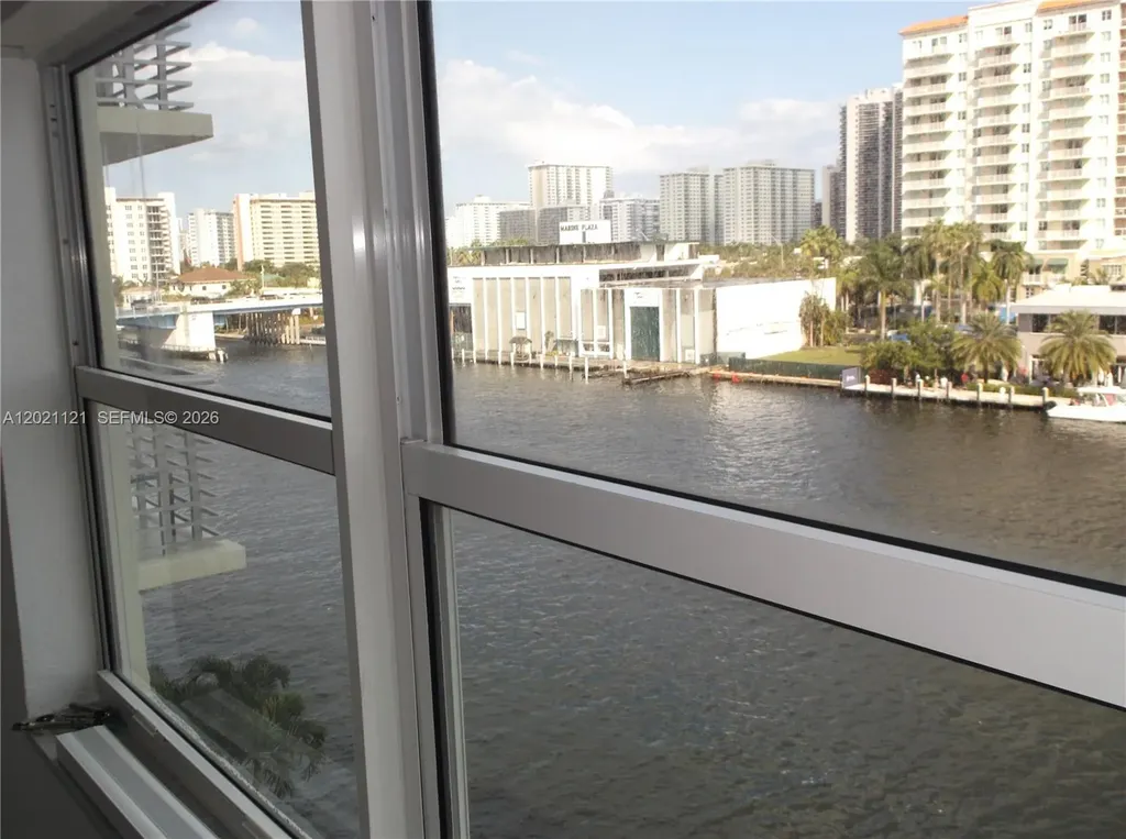 2900 NE 30th Street Fort Lauderdale FL 33306