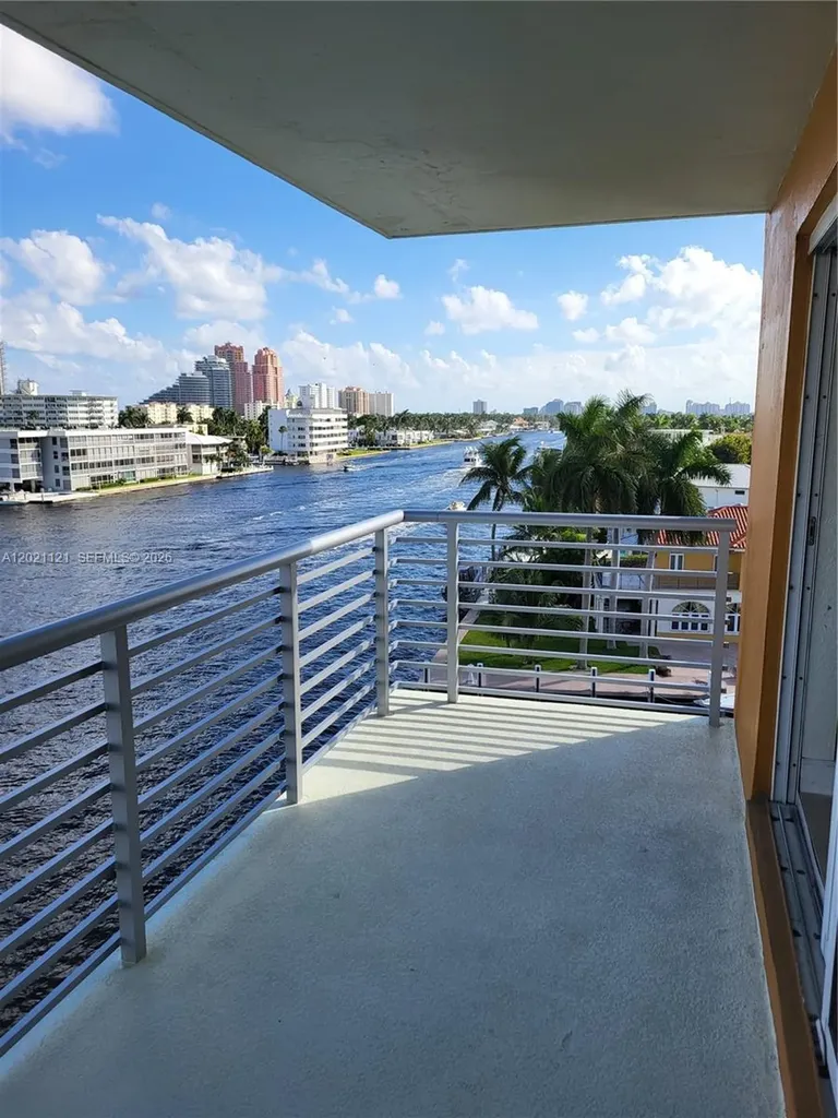 2900 NE 30th Street Fort Lauderdale FL 33306