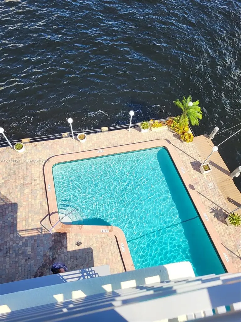 2900 NE 30th Street Fort Lauderdale FL 33306