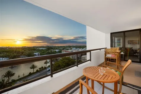 2555 Collins Avenue Miami Beach FL 33140